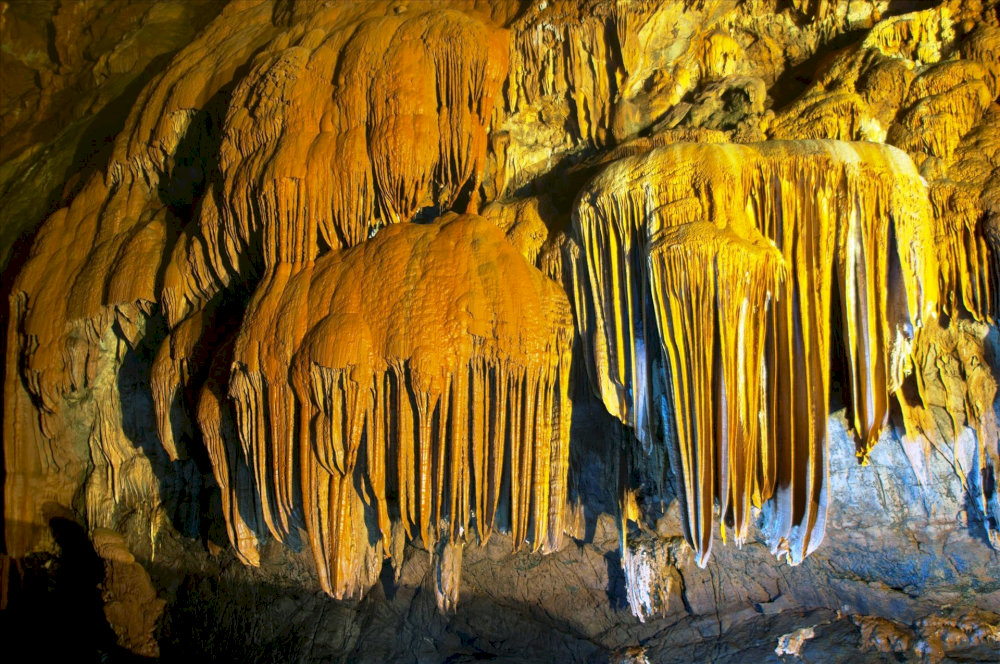 The cave’s distinct natural structures offer eye-catching scenes perfect for those passionate about photography